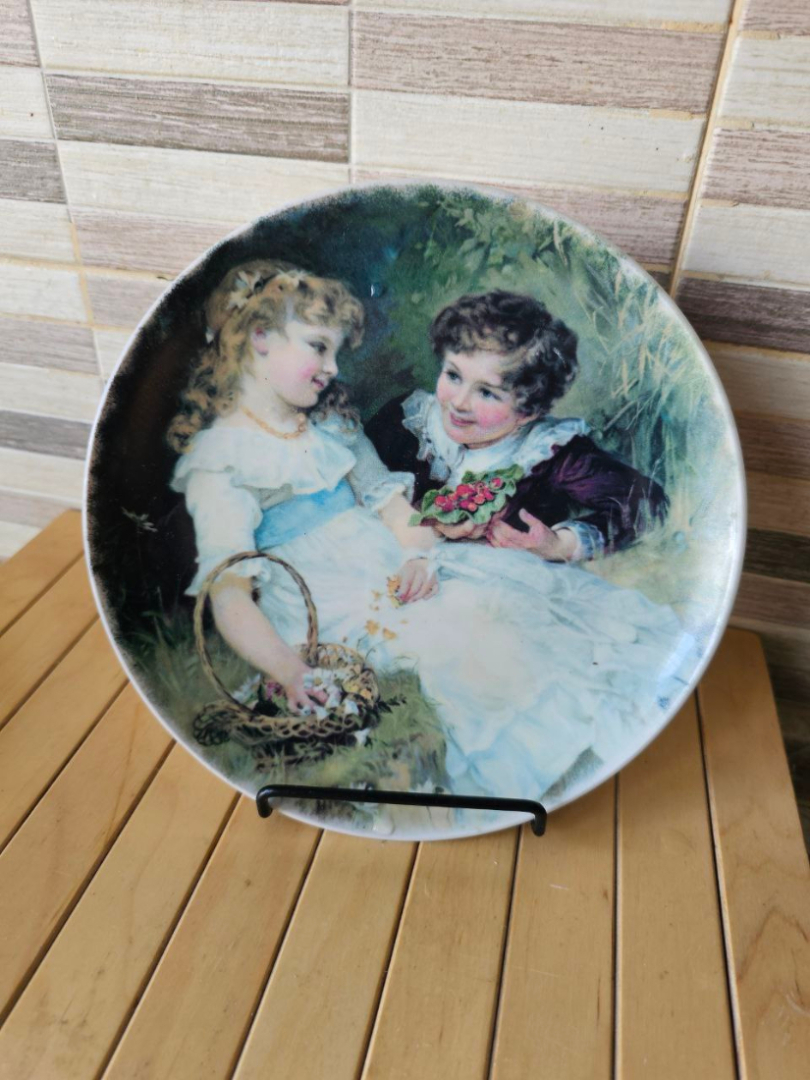 Фарфоровая тарелка Pears Prints Sweethearts АНГЛИЯ. Картинка 1